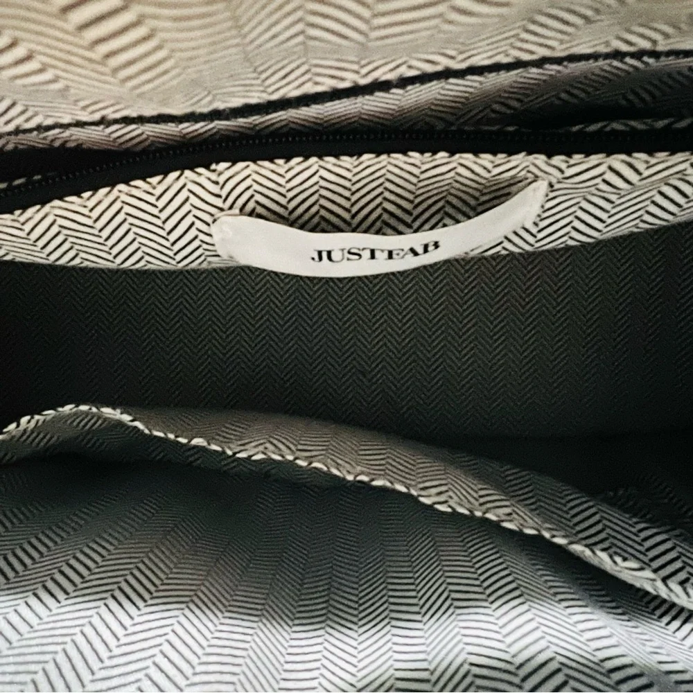 JustFab detachable bag